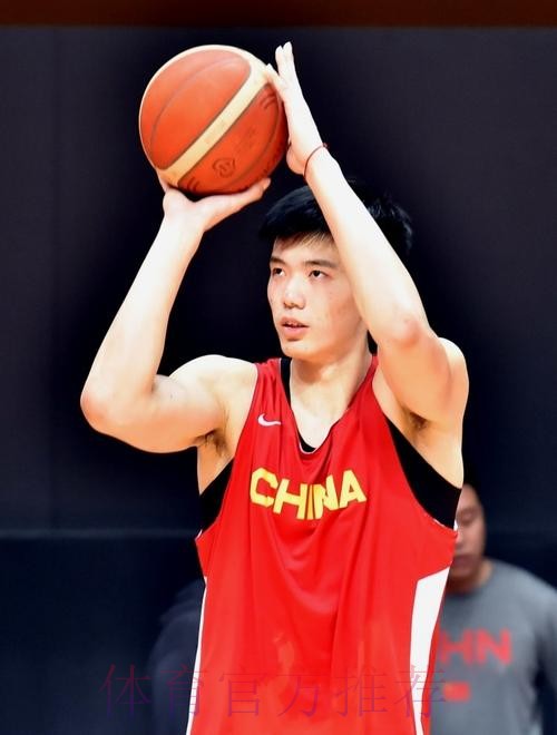 焦泊乔全场出战19分钟,罚球4中3得到3分4篮板4抢断2盖帽 焦泊乔全场出战19分钟,罚球4中3得到3分4篮板4抢断2盖帽